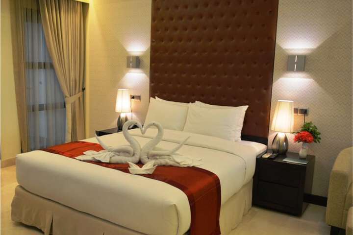 Room 12 of 36