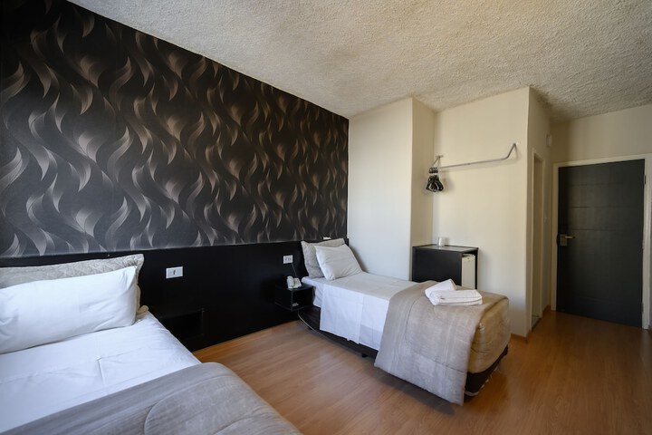 Room 15 of 36