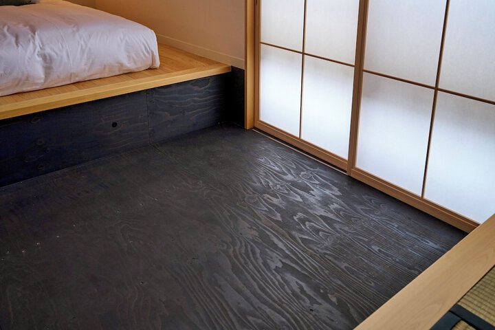 Room 25 of 47