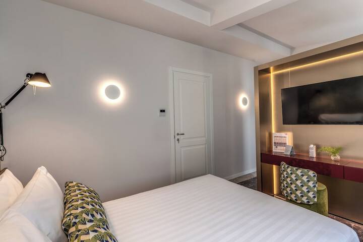 Room 13 of 51