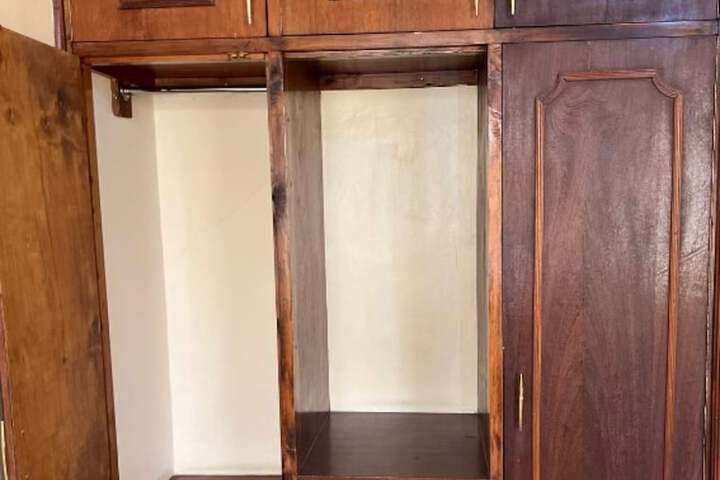 Room 6 of 17