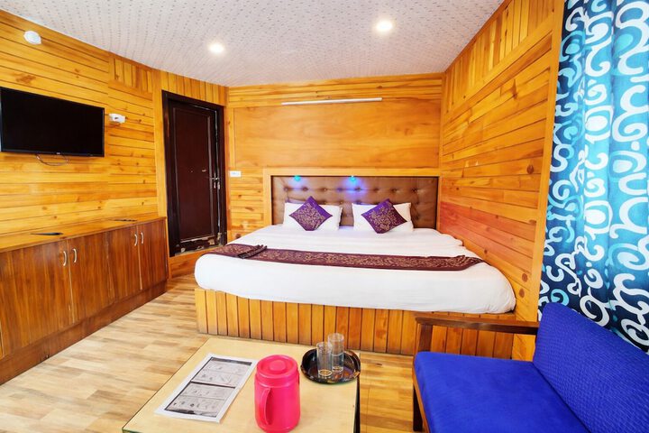 Room 34 of 48