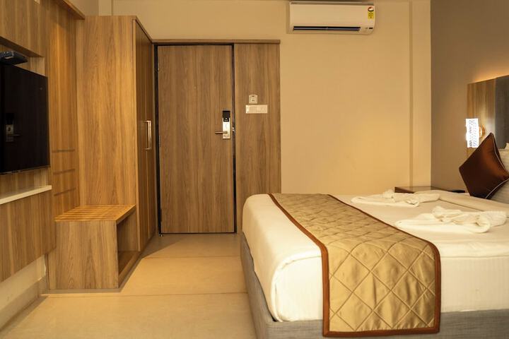 Room 13 of 68