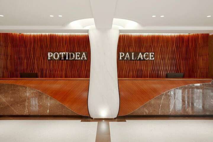 Lobby Photos