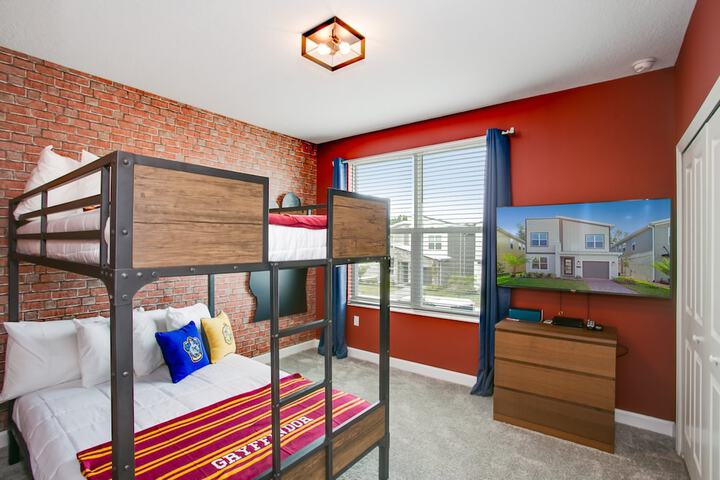 Room 9 of 63