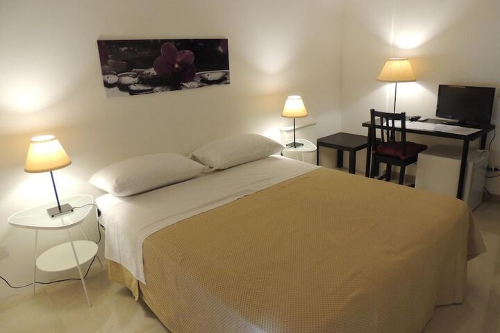 Room 25 of 63