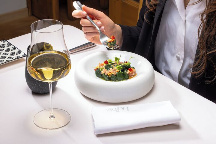 Dining 110 of 142