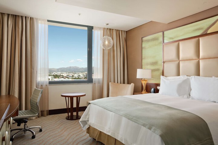 Room 14 of 78