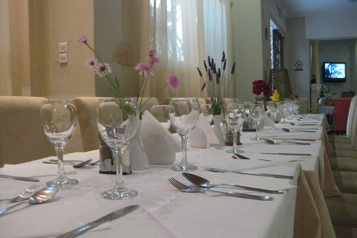 Dining 41 of 58
