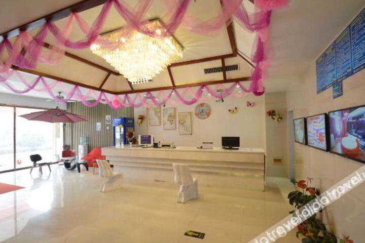 Hotel Interior 7 of 18