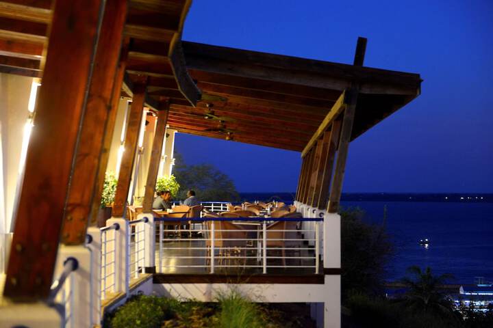 Dining 87 of 161