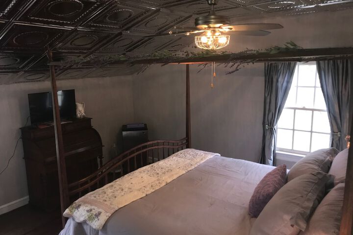Room 10 of 66