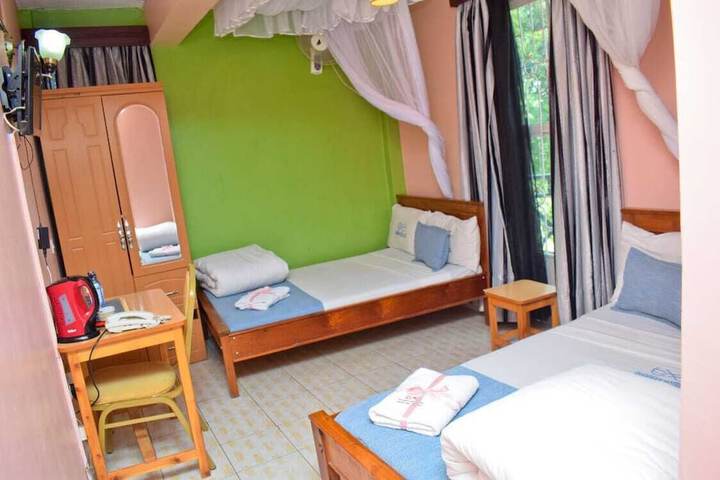 Room 9 of 15