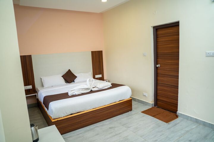 Room 17 of 37