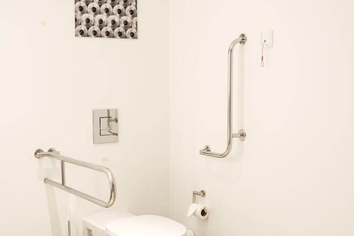 Room 90 of 248