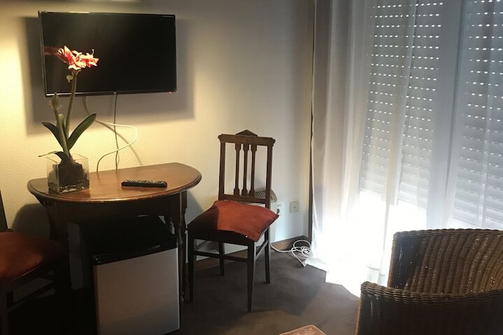 Room 37 of 98