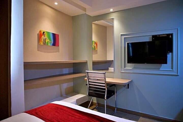 Room 9 of 22