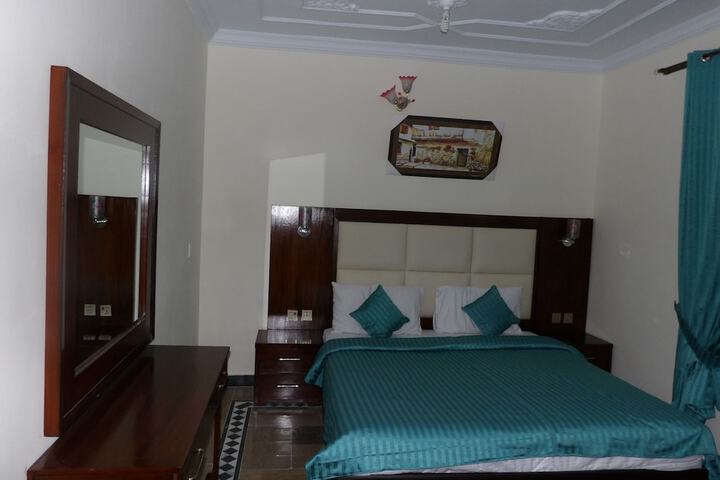 Room 3 of 11