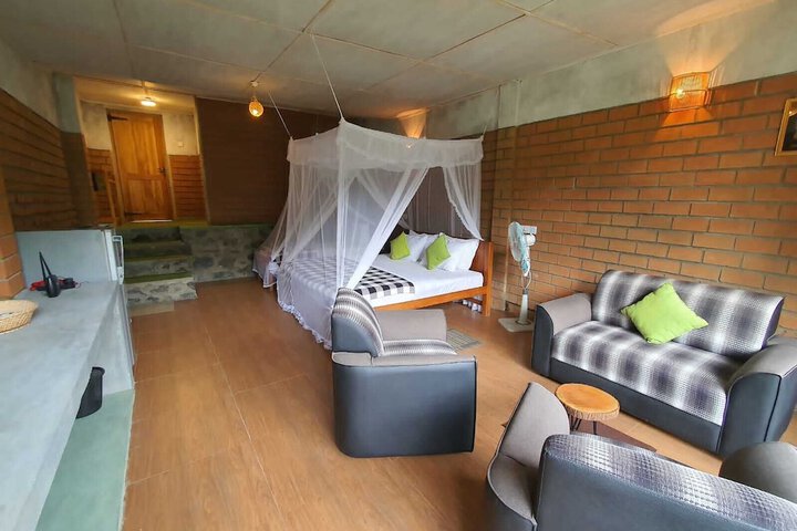Room 9 of 50