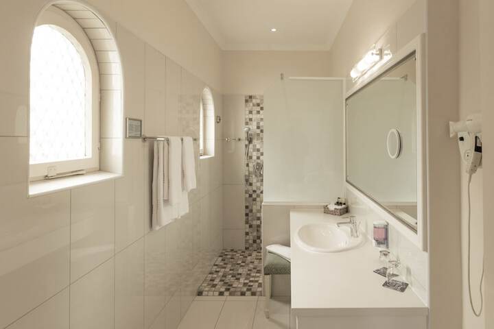 Clean Restrooms