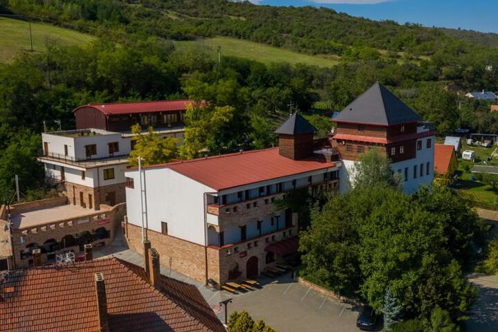 Hotel Kaskáda - resort Hotel Kurdějov & Art Wine Hall