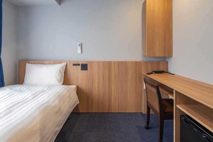 Room 10 of 45