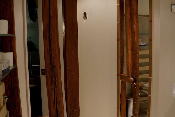 Room 28 of 37