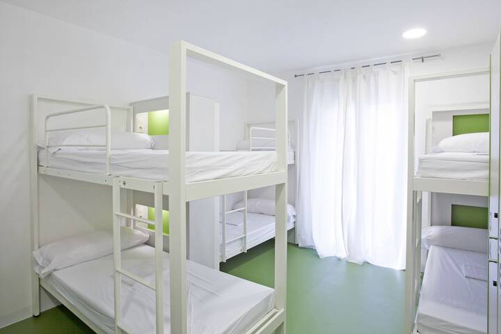 Room 9 of 36