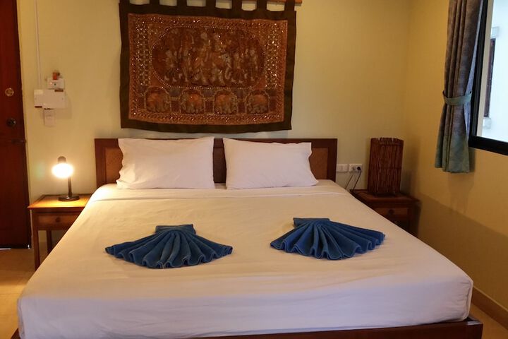 Room 3 of 50