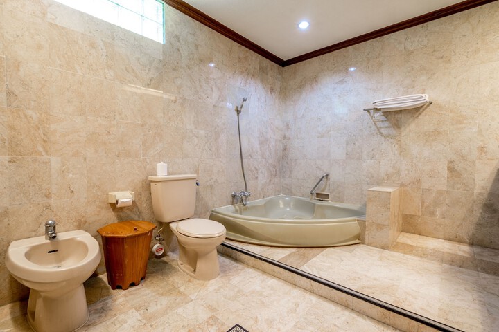 Bath Interior