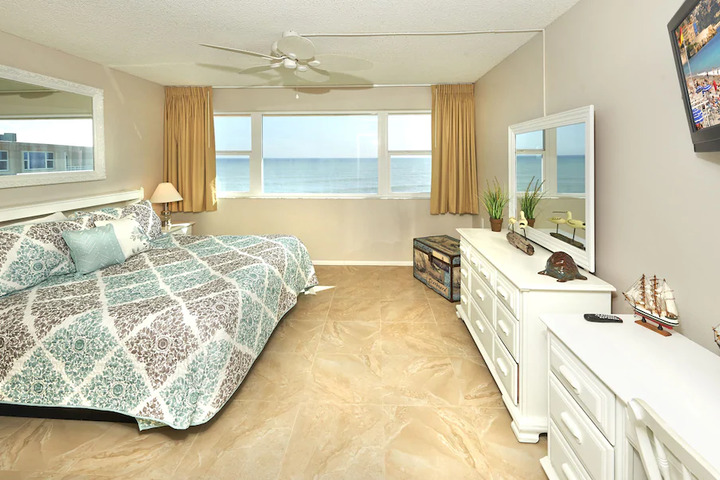 Room 3 of 10