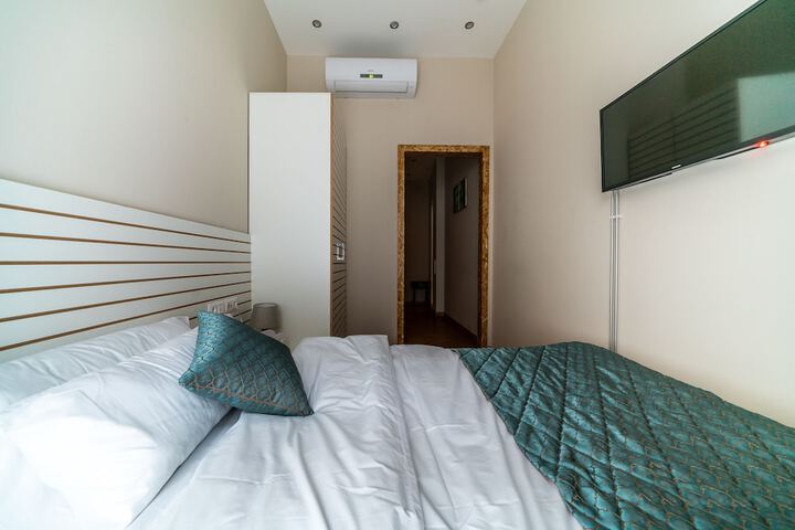 Room 9 of 70
