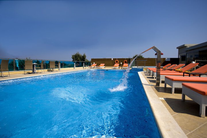 Pool 154 of 187