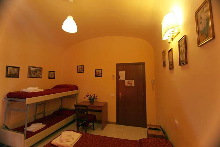 Room 9 of 20