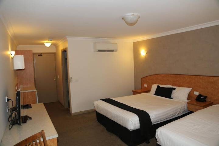 Room 10 of 39