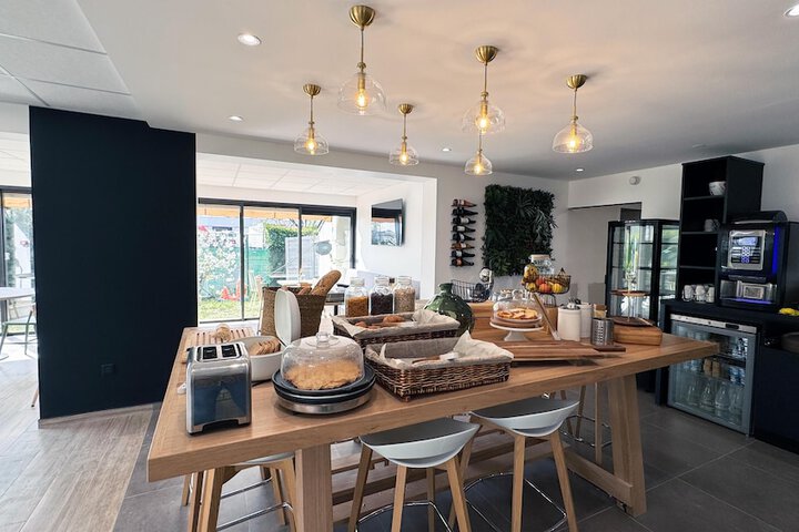 Dining Photos