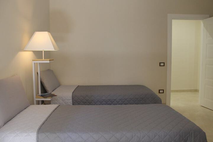 Room 3 of 41
