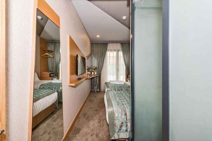 Room 34 of 61