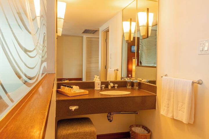 Room 30 of 114