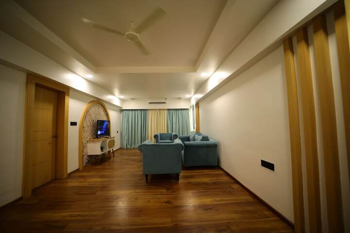 Room 9 of 16