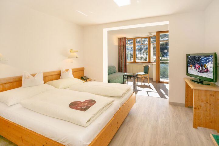 Room 4 of 27