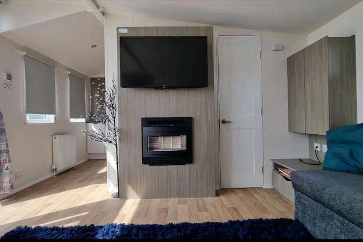 Room 6 of 10