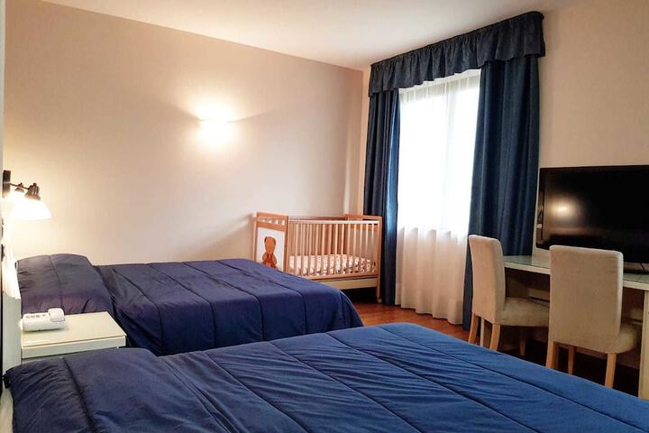 Room 5 of 44
