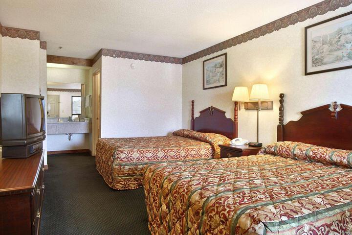 1 King Bed (11 of 13)