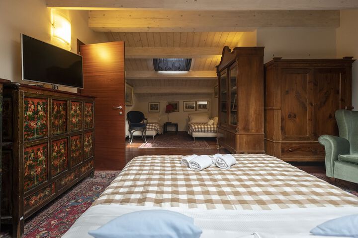 Room 15 of 53
