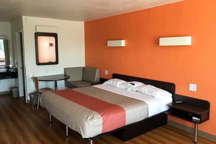 Room 25 of 35