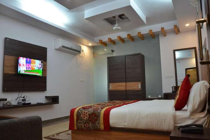 Room 10 of 44