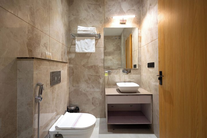 Room 43 of 48