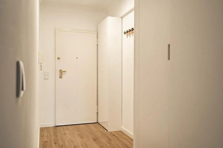 Room 10 of 17