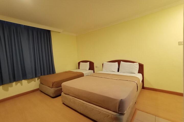 Room 5 of 40